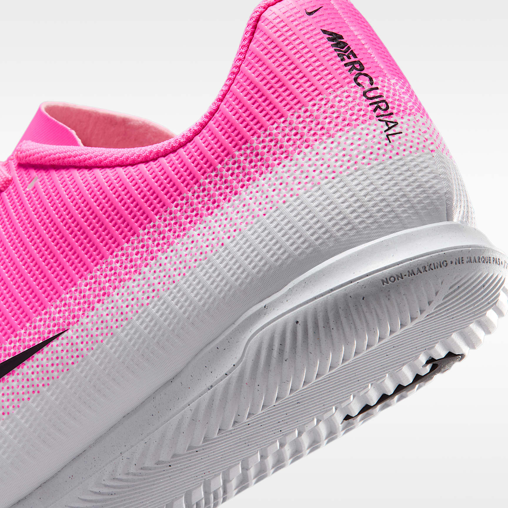Nike Mercurial Vapor 17 Club Low-Top-Fußballschuh für Hallen- und Hartplätze – Multi-Color/Schwarz
