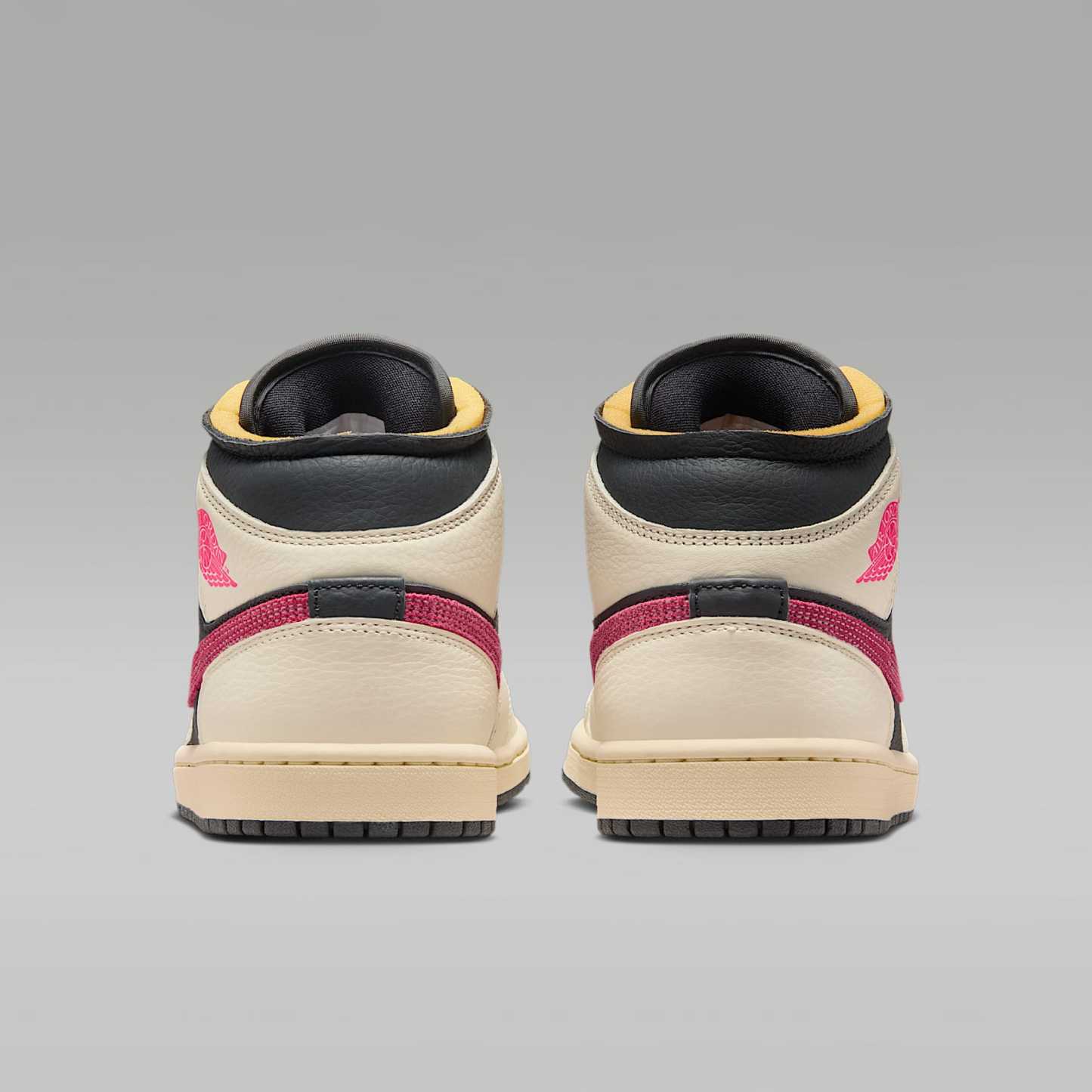 Air Jordan 1 Mid SE Edge Schuh (Damen) – Pale Ivory/Schwarz/Muslin/Racer Pink