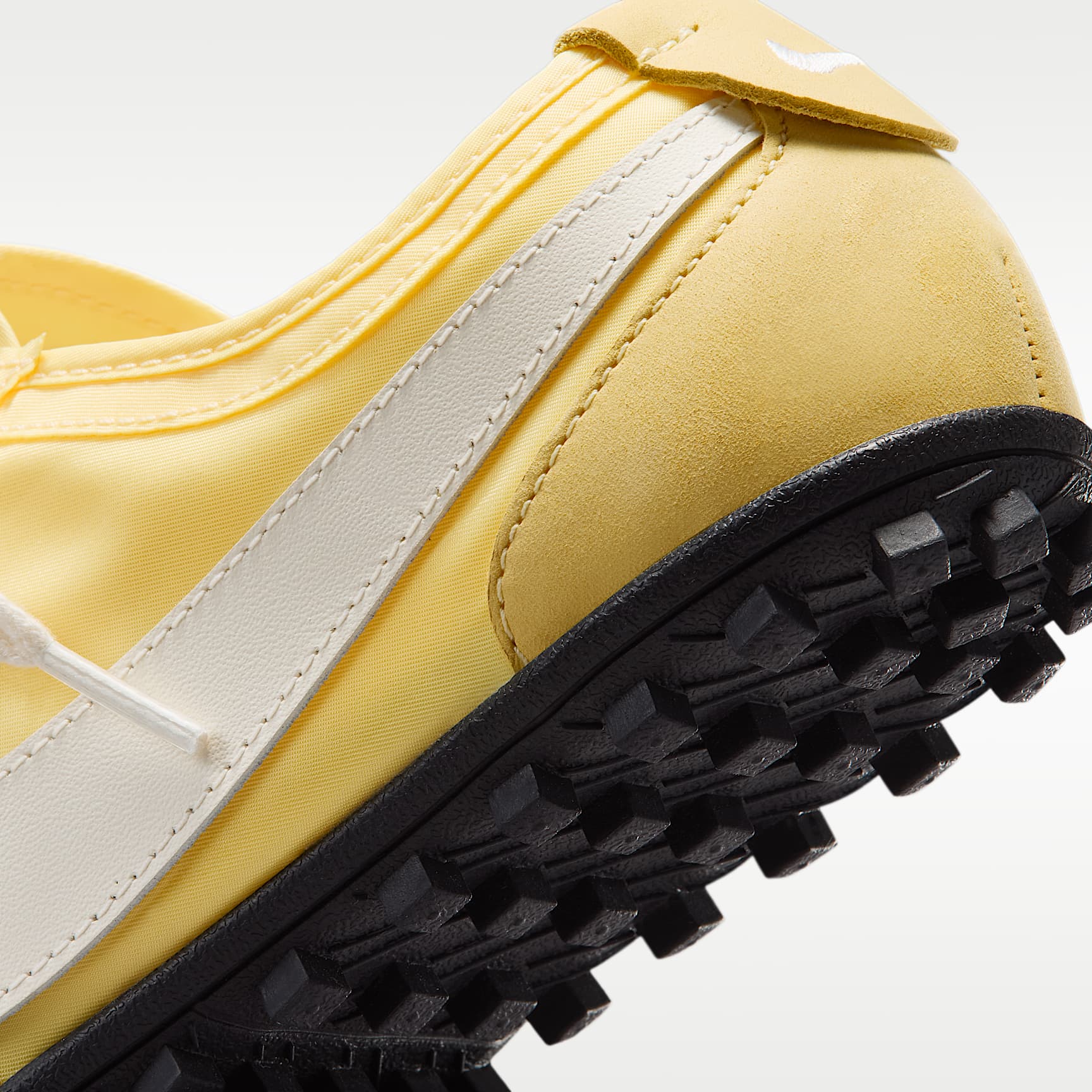 Nike Moon Shoe Original Schuh (Damen) – Soft Yellow/Schwarz/Soft Pearl