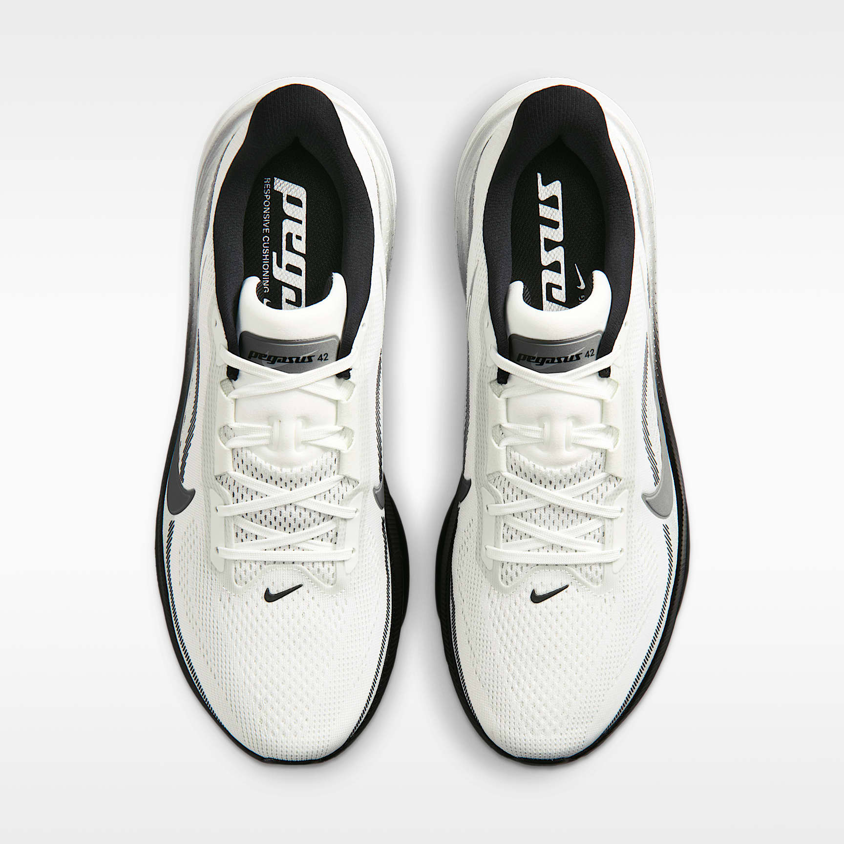 Nike Pegasus 42 Straßenlaufschuh (Herren) – Summit White/Photon Dust/Schwarz/Metallic Silver