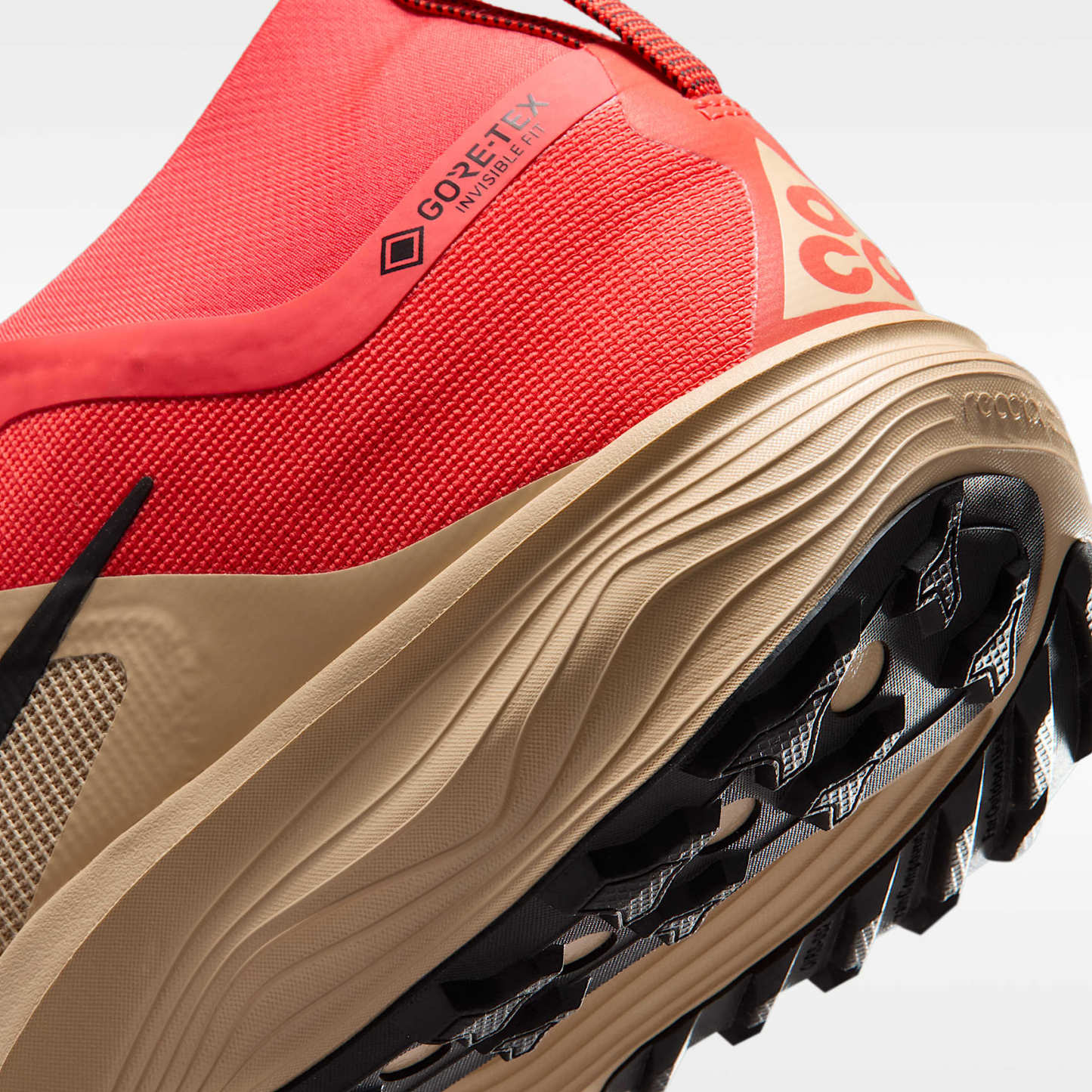 ACG Pegasus Trail GORE-TEX wasserdichter Traillaufschuh (Herren) – Light Crimson/Linen/Schwarz