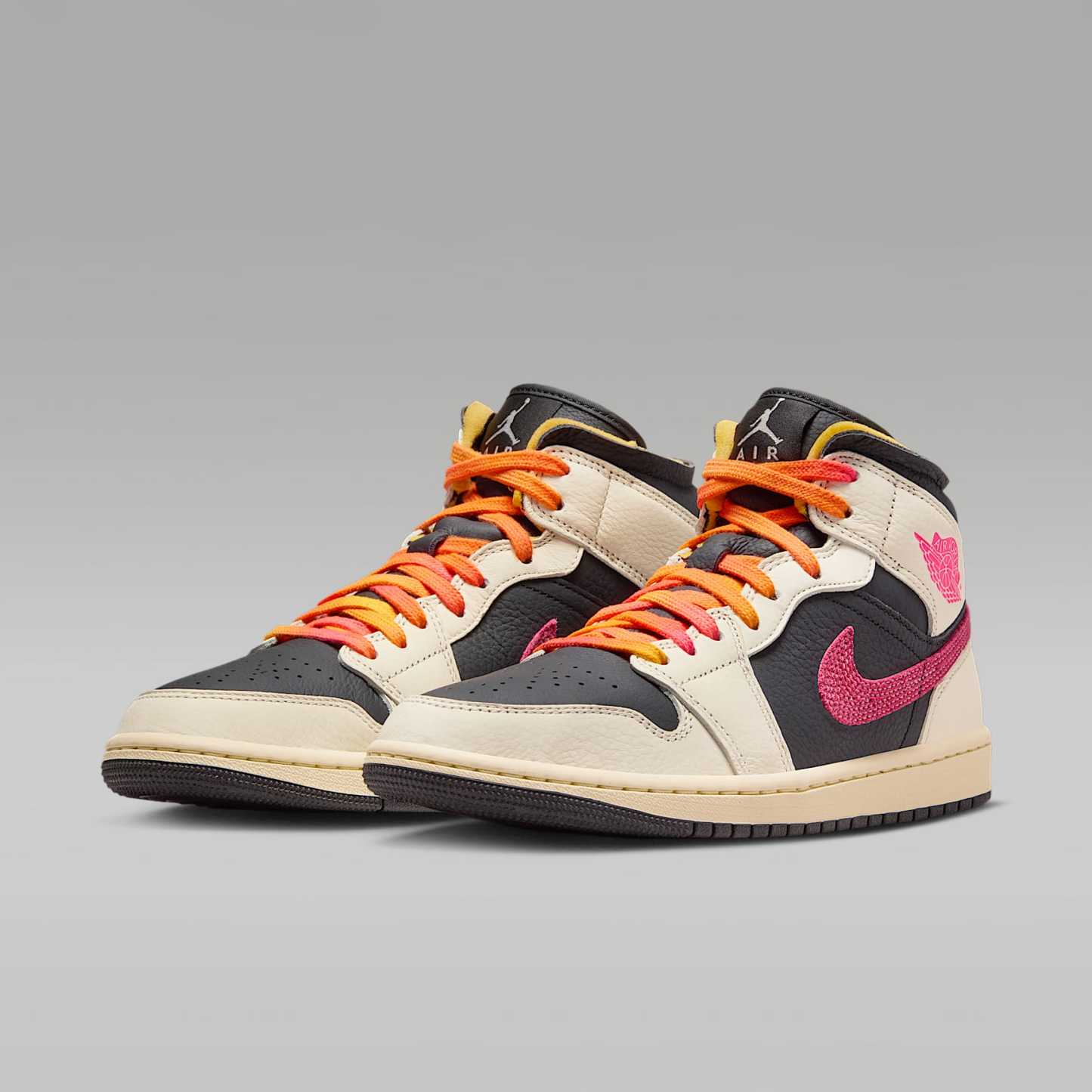 Air Jordan 1 Mid SE Edge Schuh (Damen) – Pale Ivory/Schwarz/Muslin/Racer Pink