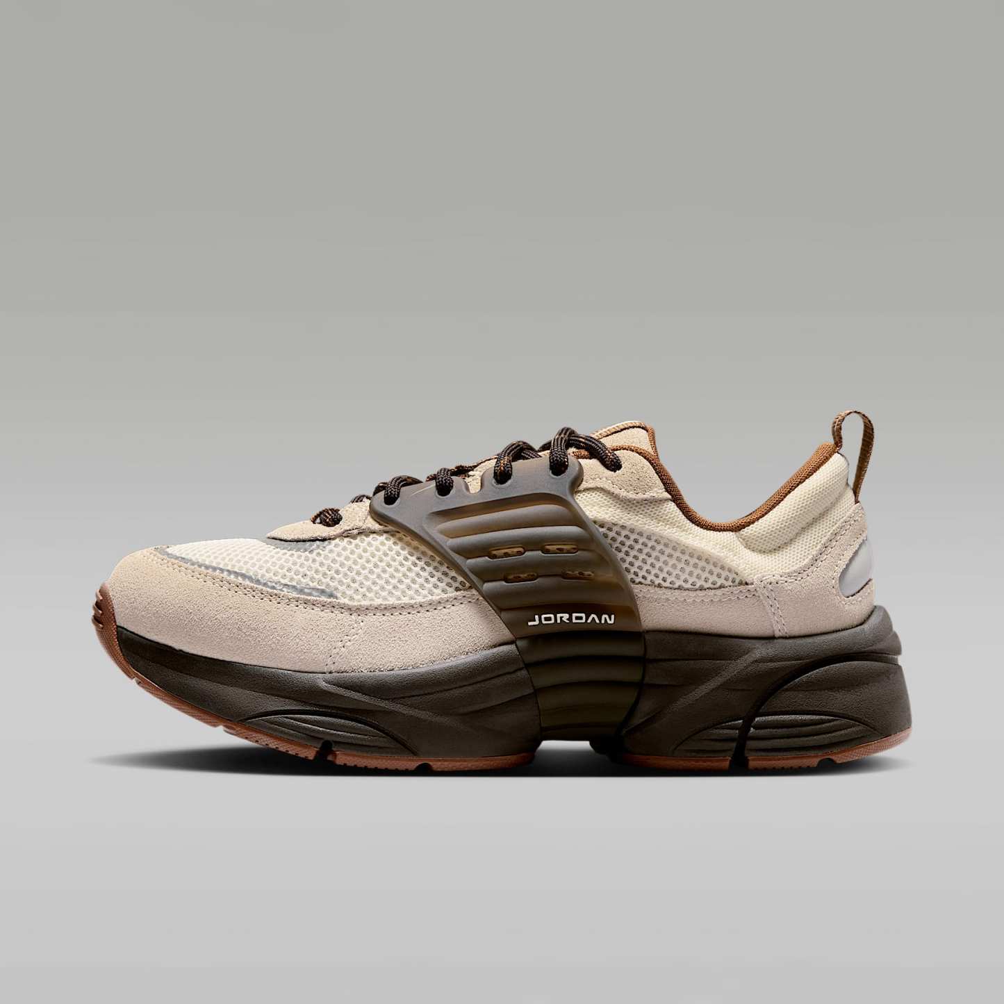 Jordan Trunner O/S Damenschuhe – Soft Pearl/Shadow Brown/Reflective Silver/Light British Tan