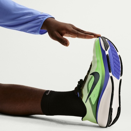 Nike Pegasus 42 Straßenlaufschuh (Herren) – Volt Tint/Sapphire/Lime Blast/Black Spruce