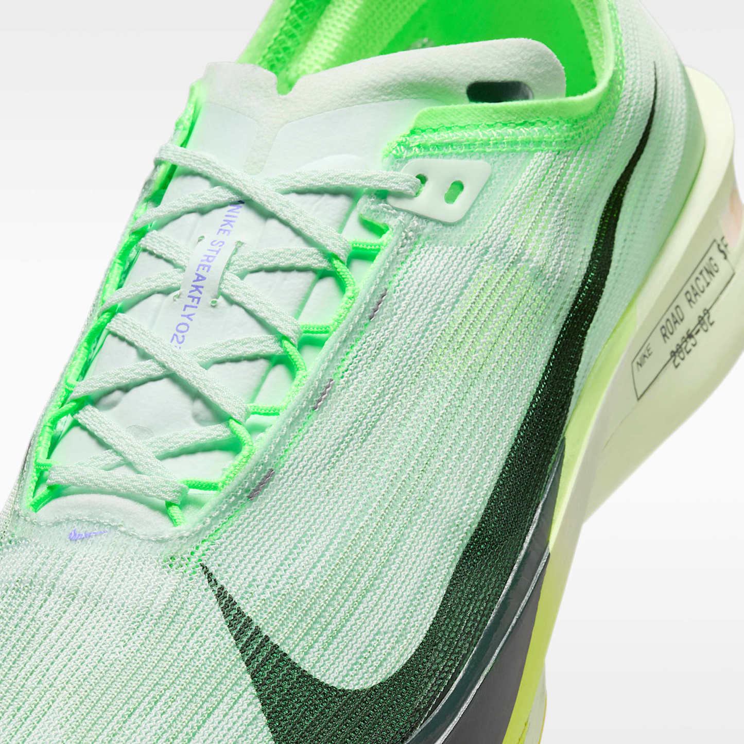 Nike Streakfly 2 Straßenlaufschuh für Wettkämpfe – Barely Green/Volt Ice/Sapphire/Black Spruce