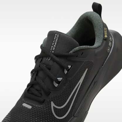 Nike Juniper Trail 2 GORE-TEX wasserfester Traillaufschuh (Damen) – Schwarz/Anthracite/Cool Grey