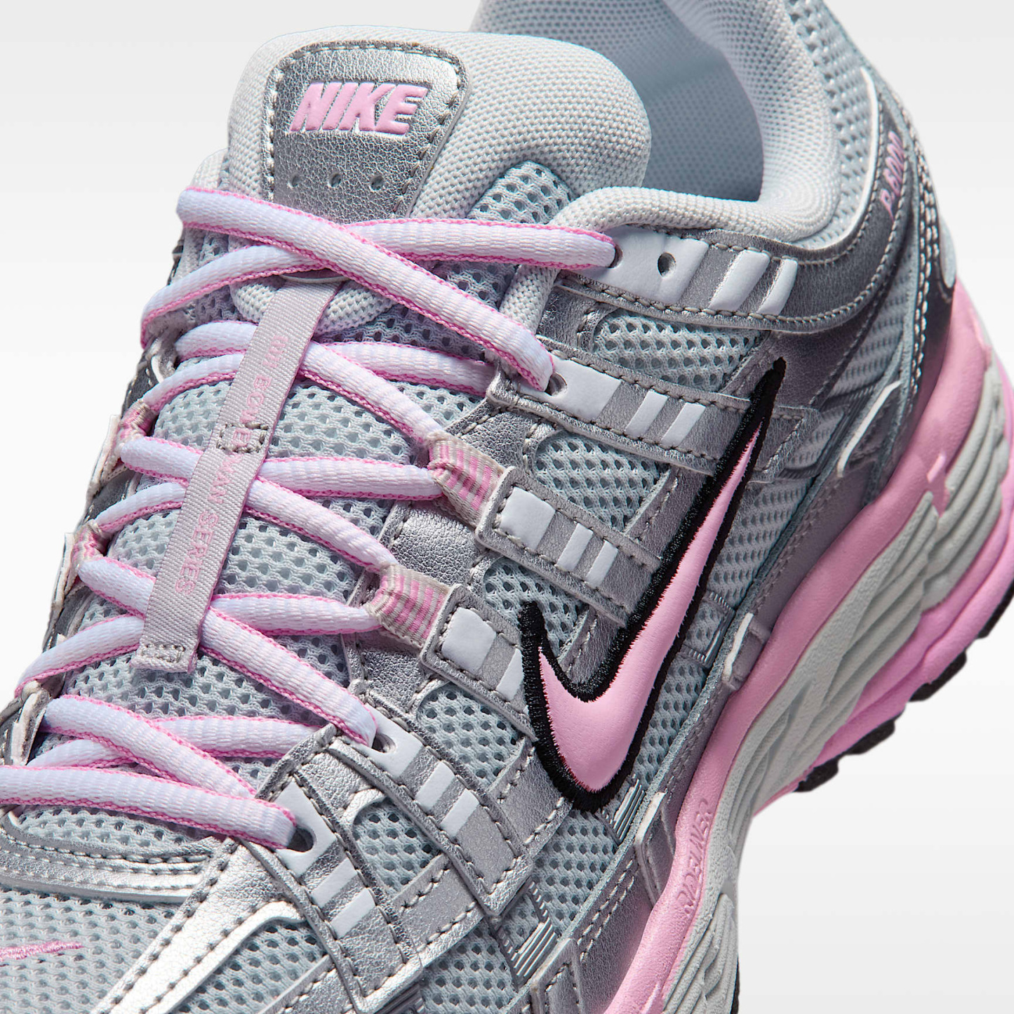 Nike P-6000 Schuh (Damen) – Pure Platinum/Metallic Silver/Schwarz/Pink Rise
