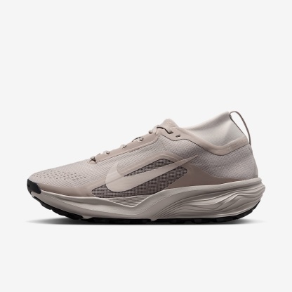 ACG Pegasus Trail GORE-TEX wasserdichter Traillaufschuh (Herren) – Cream II/Light Orewood Brown