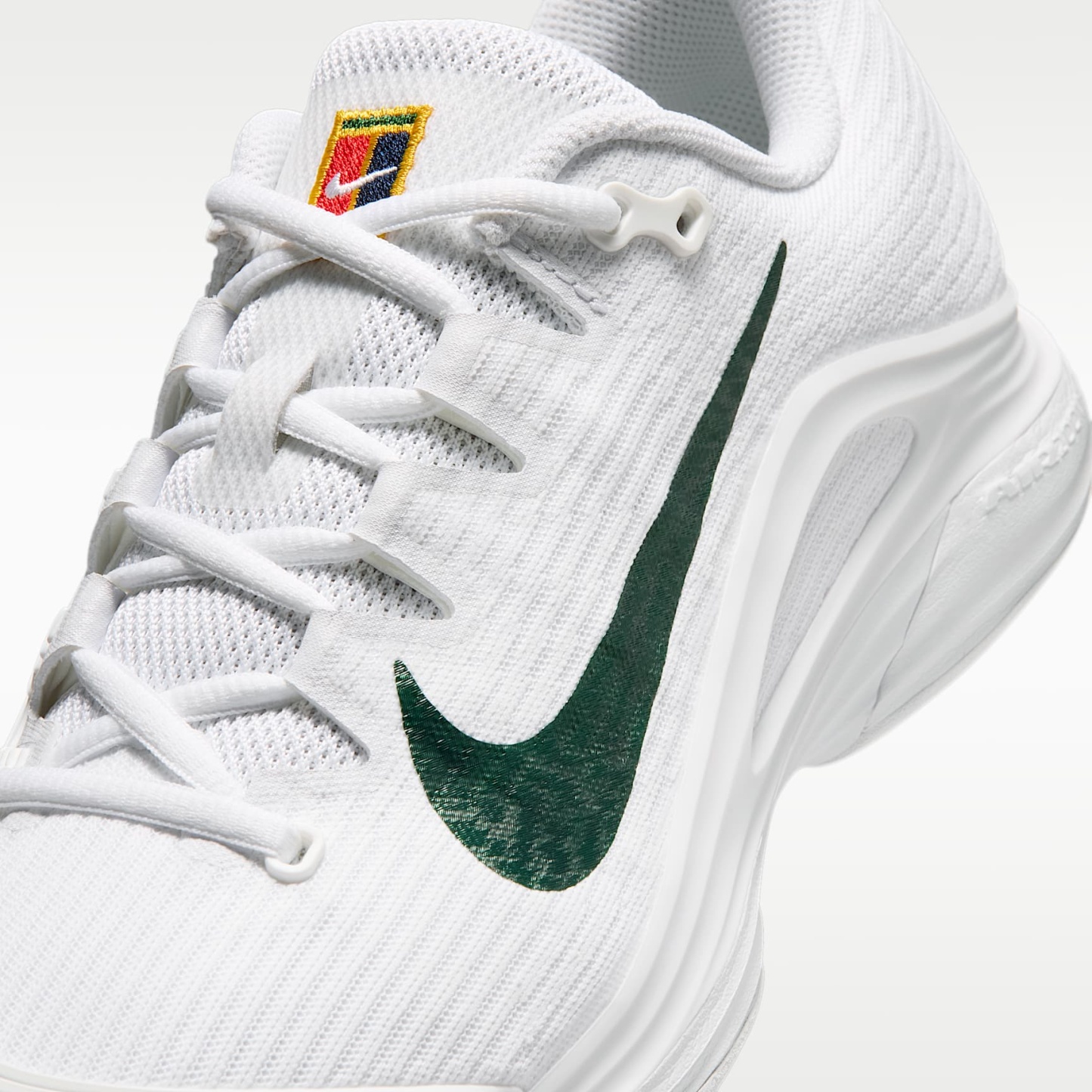 Nike Zoom Vapor 12 PRM Tennisschuh für Hartplätze (Damen) – Weiß/University Gold/University Red/Gorge Green