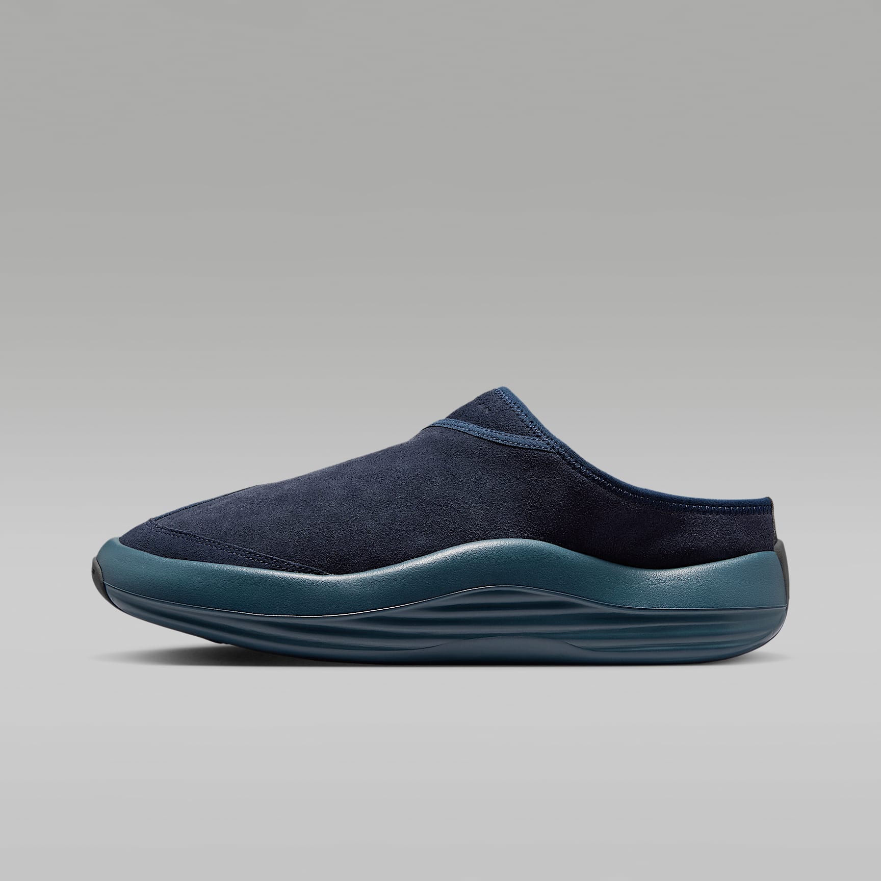 Jordan Future Mules (Herren) – Dark Obsidian/Blue Fox/Picante Red