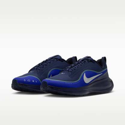 Nike Revolution 8 Utility Straßenlaufschuh (Herren) – Midnight Navy/Racer Blue/Smokey Blue/Grey Mist