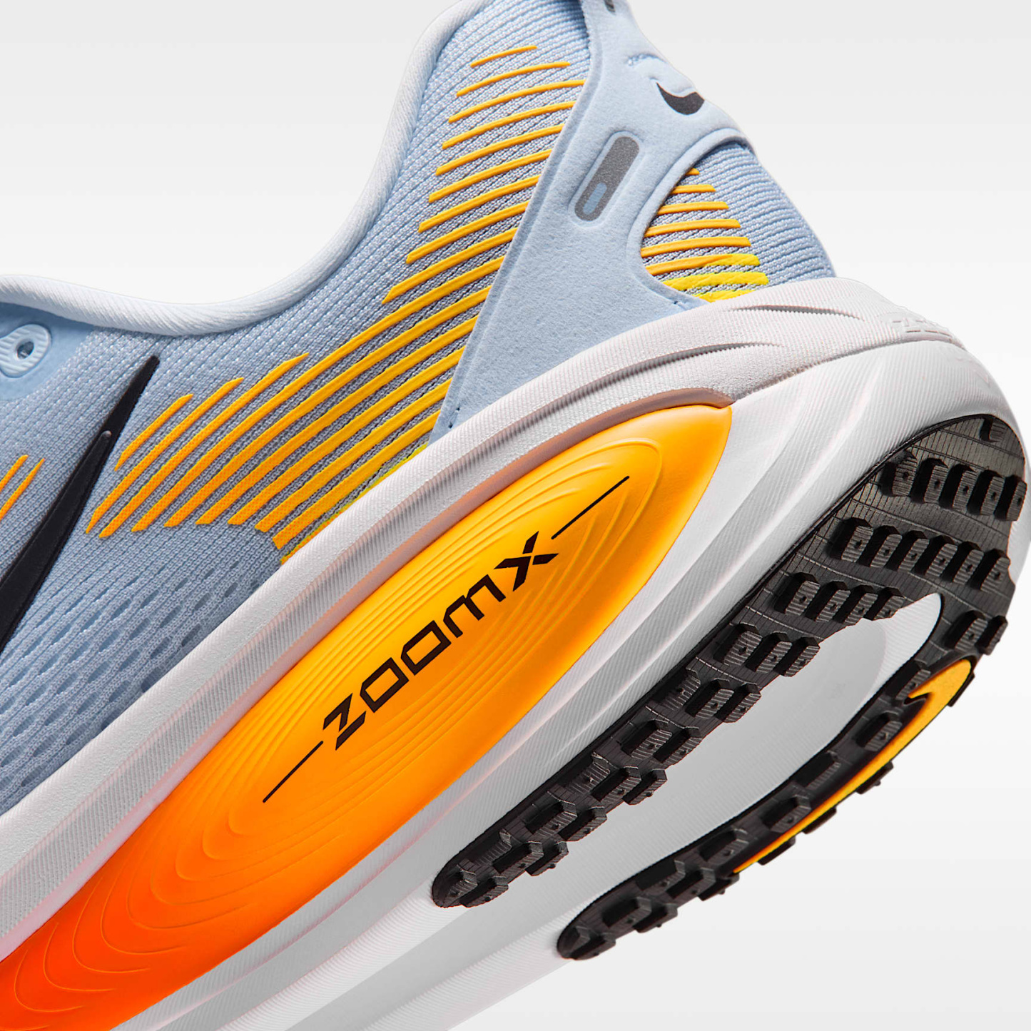 Nike Vomero 18 Straßenlaufschuh (Herren) – Hydrogen Blue/Laser Orange/Total Orange/Schwarz