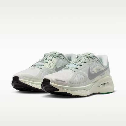 Nike Structure Plus Straßenlaufschuh (Damen) – Light Silver/Coconut Milk/Barely Green/Metallic Silver