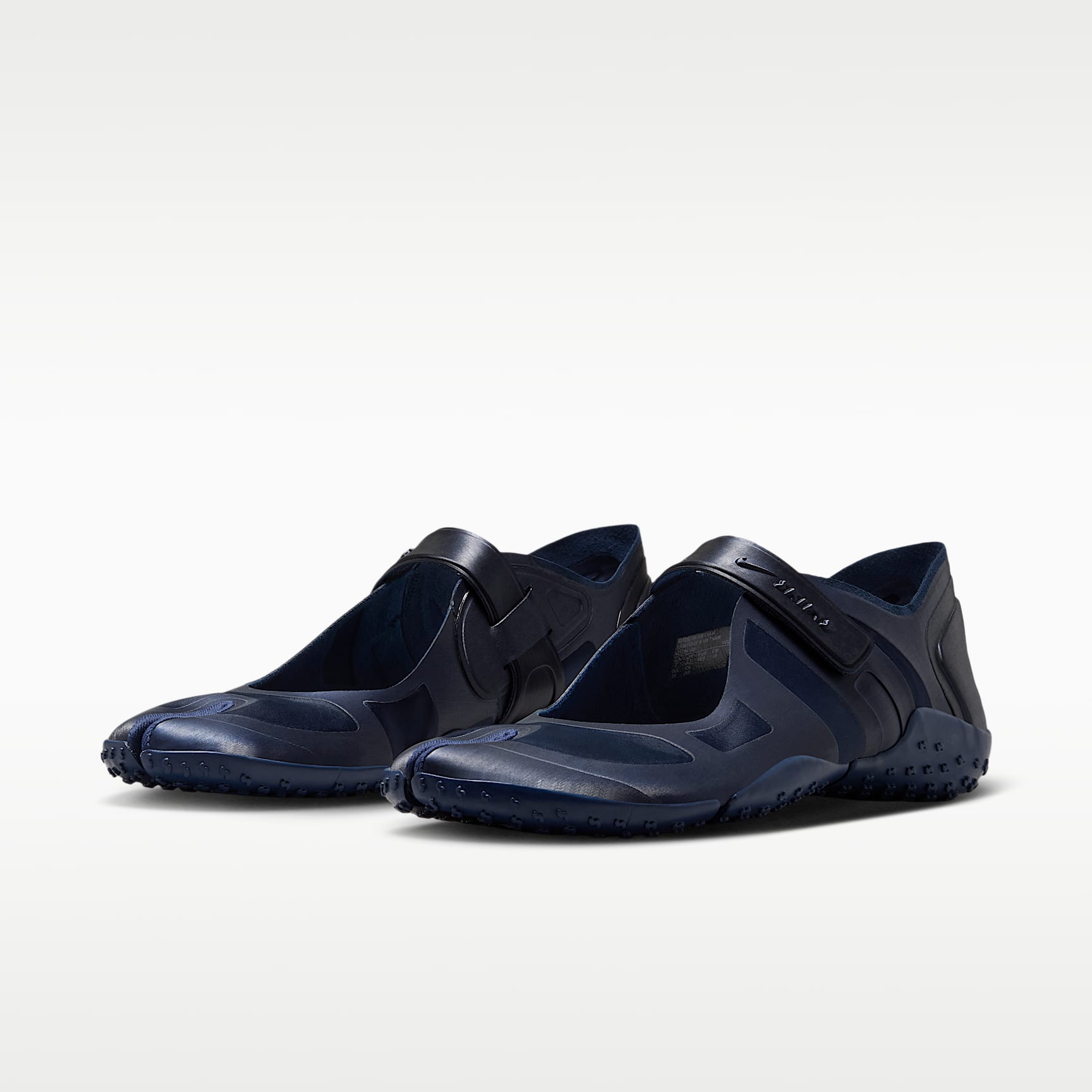 NikeSKIMS Rift Satin Schuh (Damen) – Marineblau/NSKM Obsidian/Obsidian