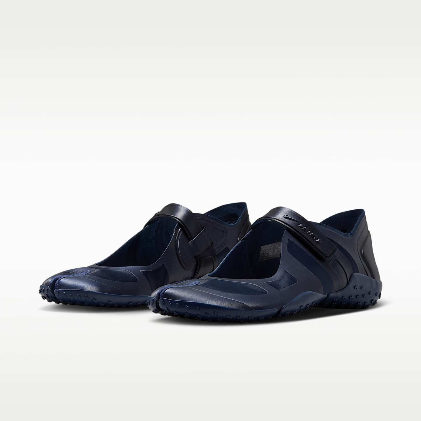 NikeSKIMS Rift Satin Schuh (Damen) – Marineblau/NSKM Obsidian/Obsidian
