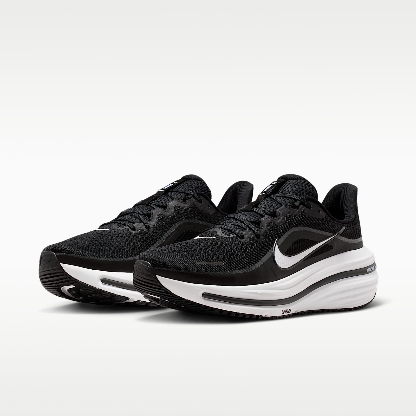 Nike Winflo 12 Straßenlaufschuh (Herren) – Schwarz/Dark Smoke Grey/Weiß