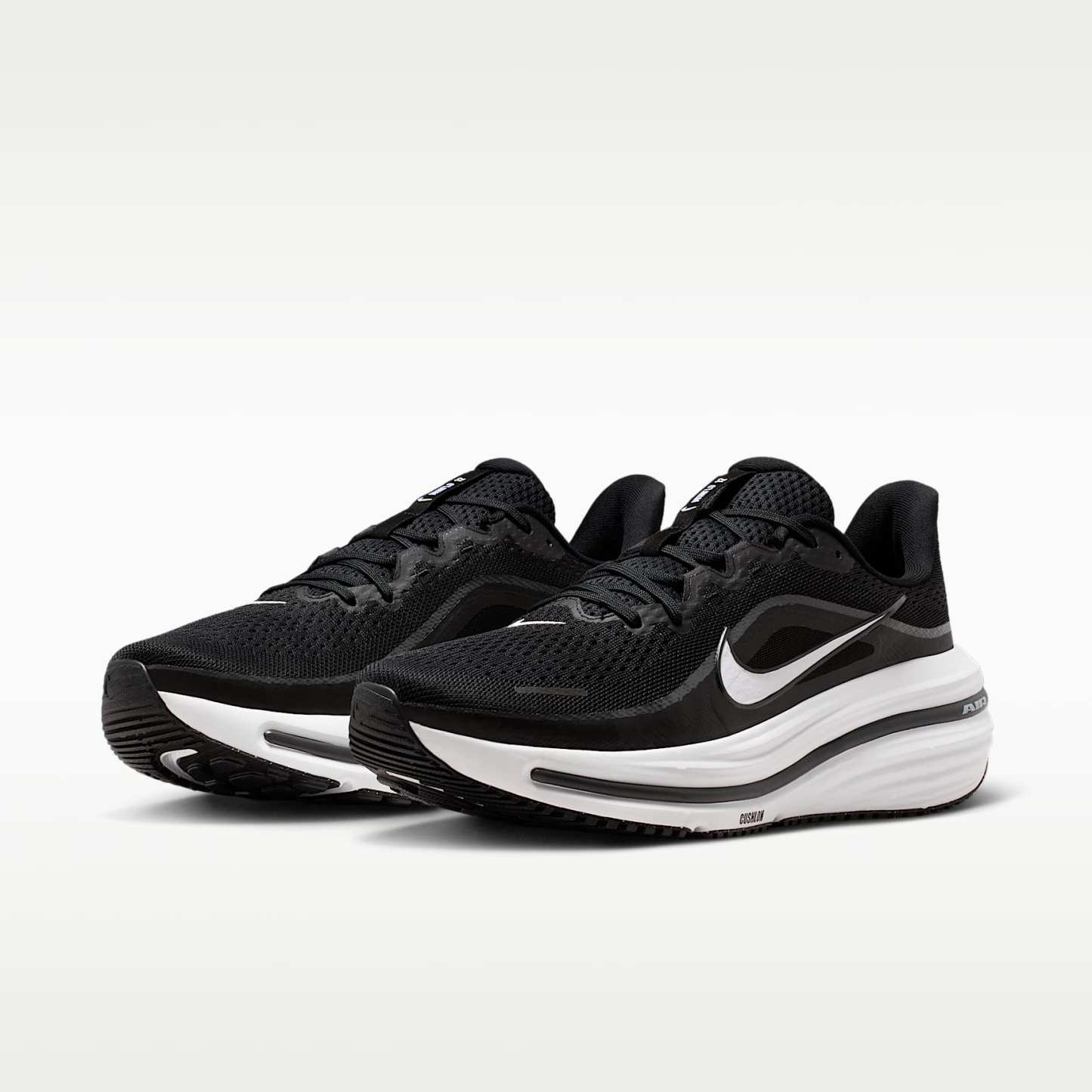 Nike Winflo 12 Straßenlaufschuh (Herren) – Schwarz/Dark Smoke Grey/Weiß