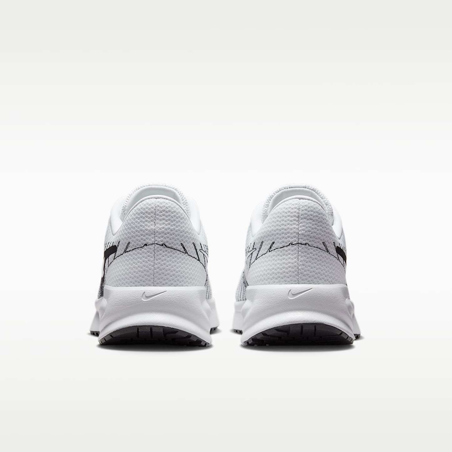 Nike Run Defy Straßenlaufschuh (Herren) – Weiß/Schwarz