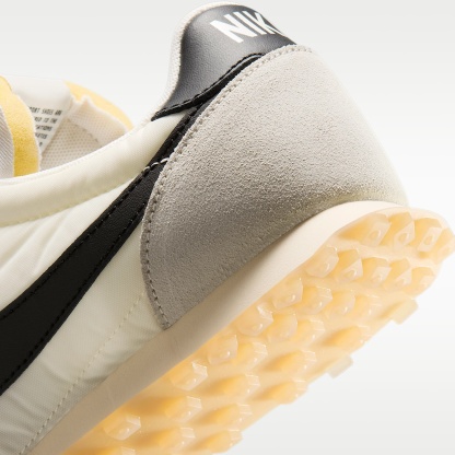 Nike Waffle Racer Herrenschuh – Sail/Coconut Milk/Gum Light Brown/Schwarz