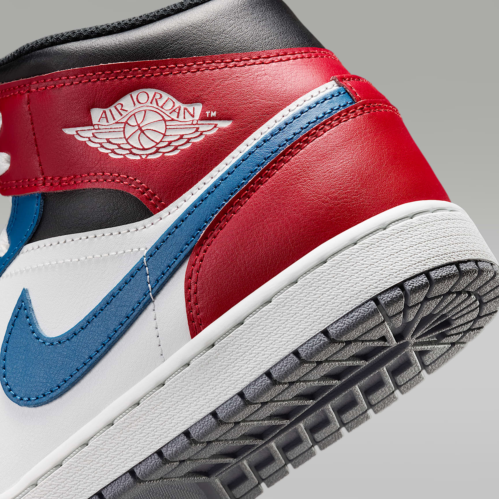 Air Jordan 1 Mid Herrenschuh – True Blue/Varsity Red/Schwarz/Summit White