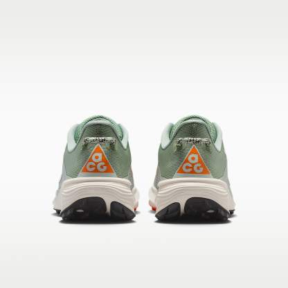 Nike ACG Pegasus Trail Traillaufschuh (Damen) – Jade Horizon/Light Silver/Safety Orange/Phantom