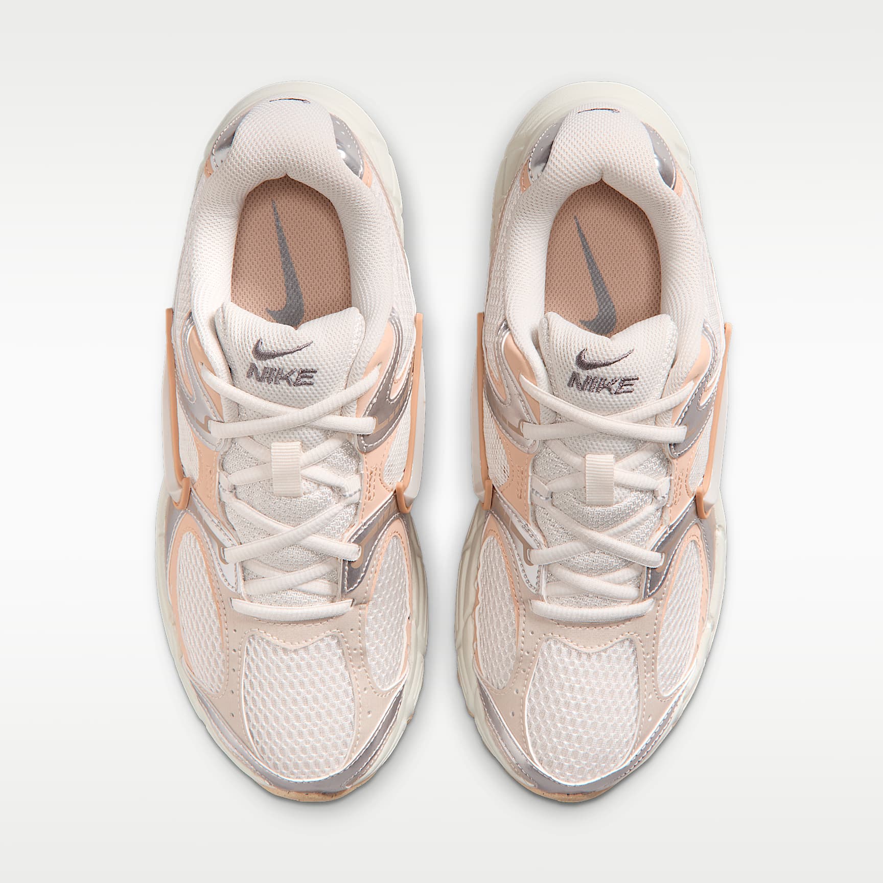 Nike V5 RNR Schuh mit reflektierenden Akzenten (Damen) – Phantom/Chalk/Shimmer/Phantom