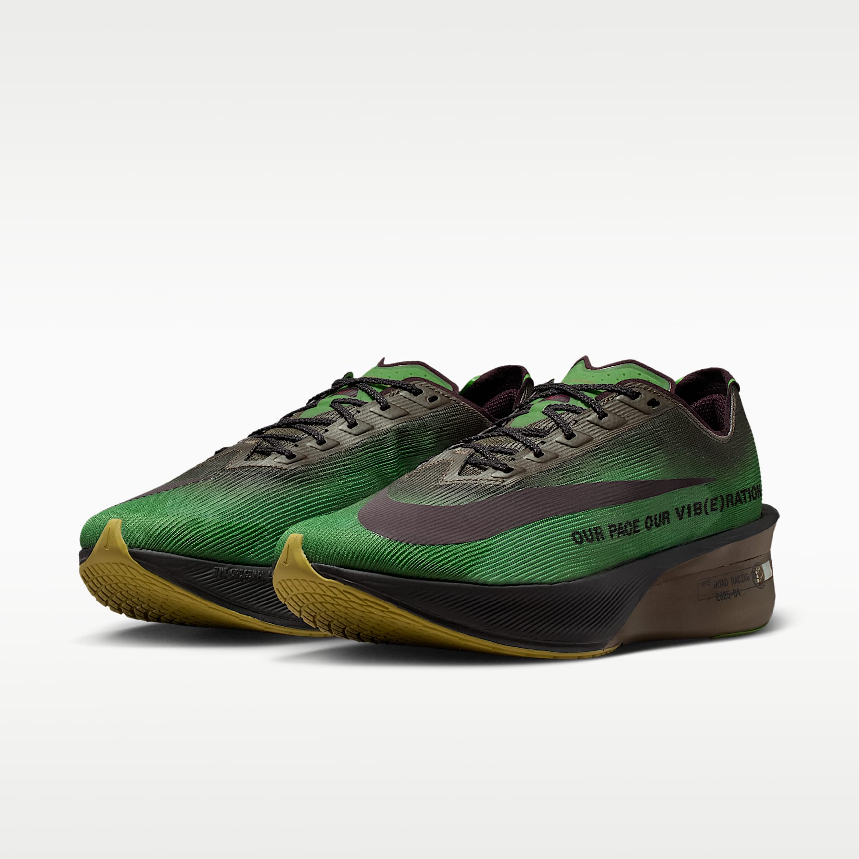 Nike Vaporfly 4 Laufschuh für Straßenwettkämpfe (Herren) – Chlorophyll/Off Noir/Mink Brown/Burgundy Ash