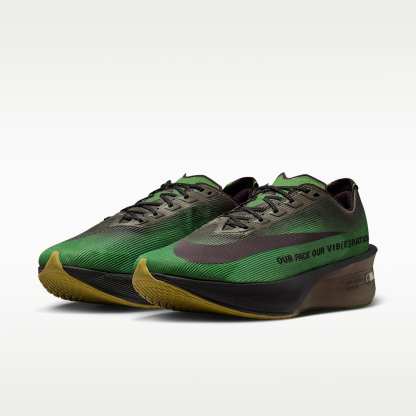Nike Vaporfly 4 Laufschuh für Straßenwettkämpfe (Herren) – Chlorophyll/Off Noir/Mink Brown/Burgundy Ash
