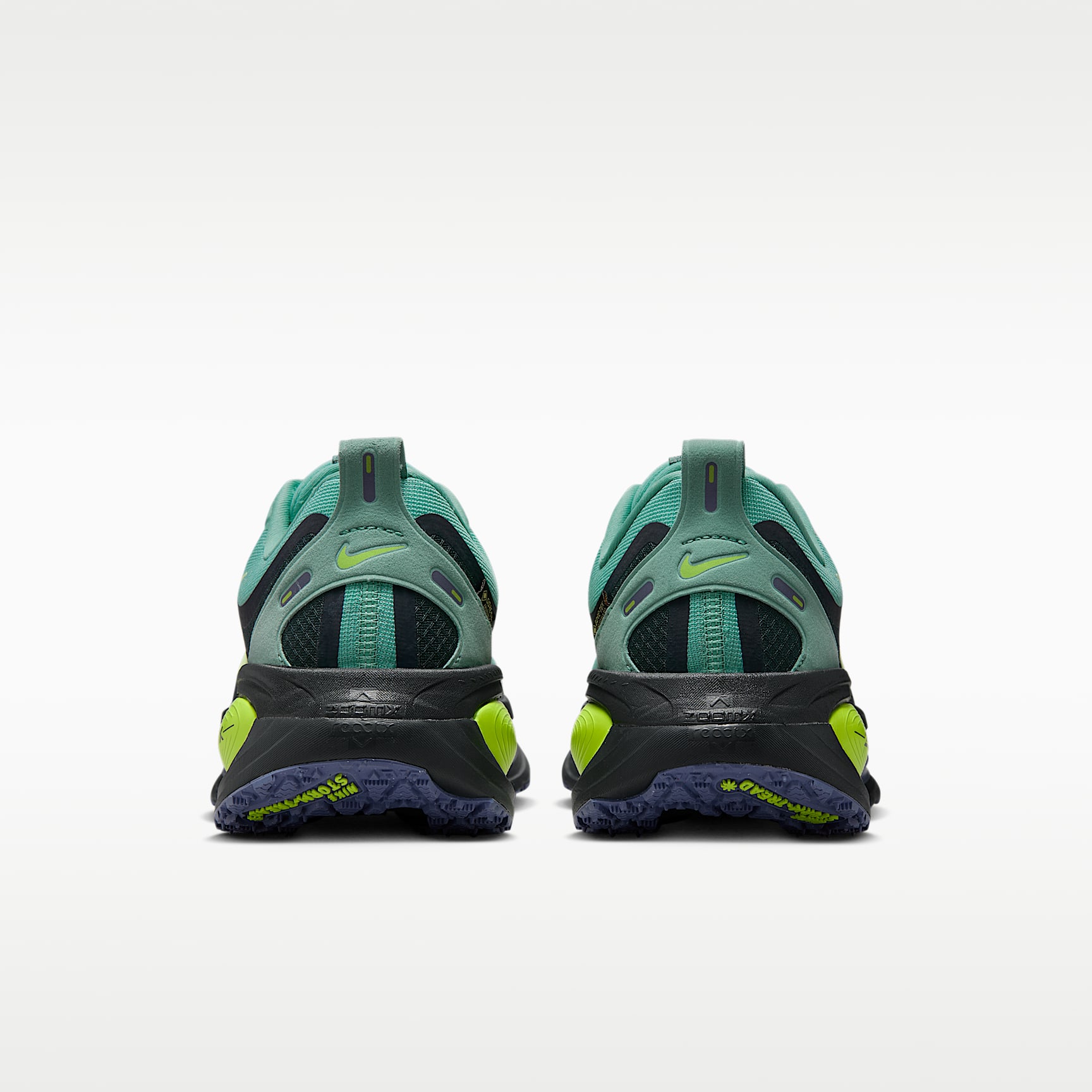 Nike Vomero 18 GORE-TEX wasserdichter Straßenlaufschuh mit reflektierenden Akzenten (Herren) – Seaweed/Cannon/Volt/Barely Volt