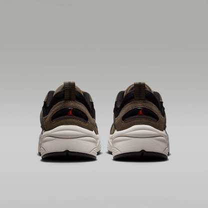 Jordan Trunner O/S Schuhe (Herren) – Palomino/Schwarz/Phantom/University Red