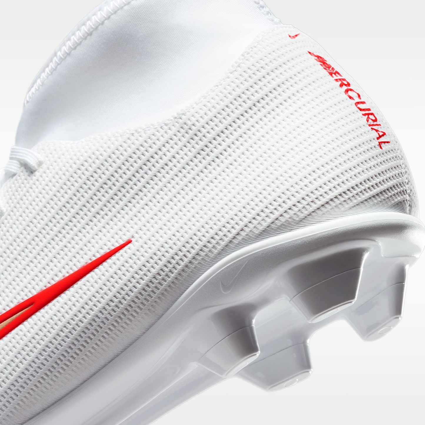 Nike Mercurial Superfly 11 Club High-Top-Fußballschuh für verschiedene Böden – Weiß/Bright Crimson/Blur
