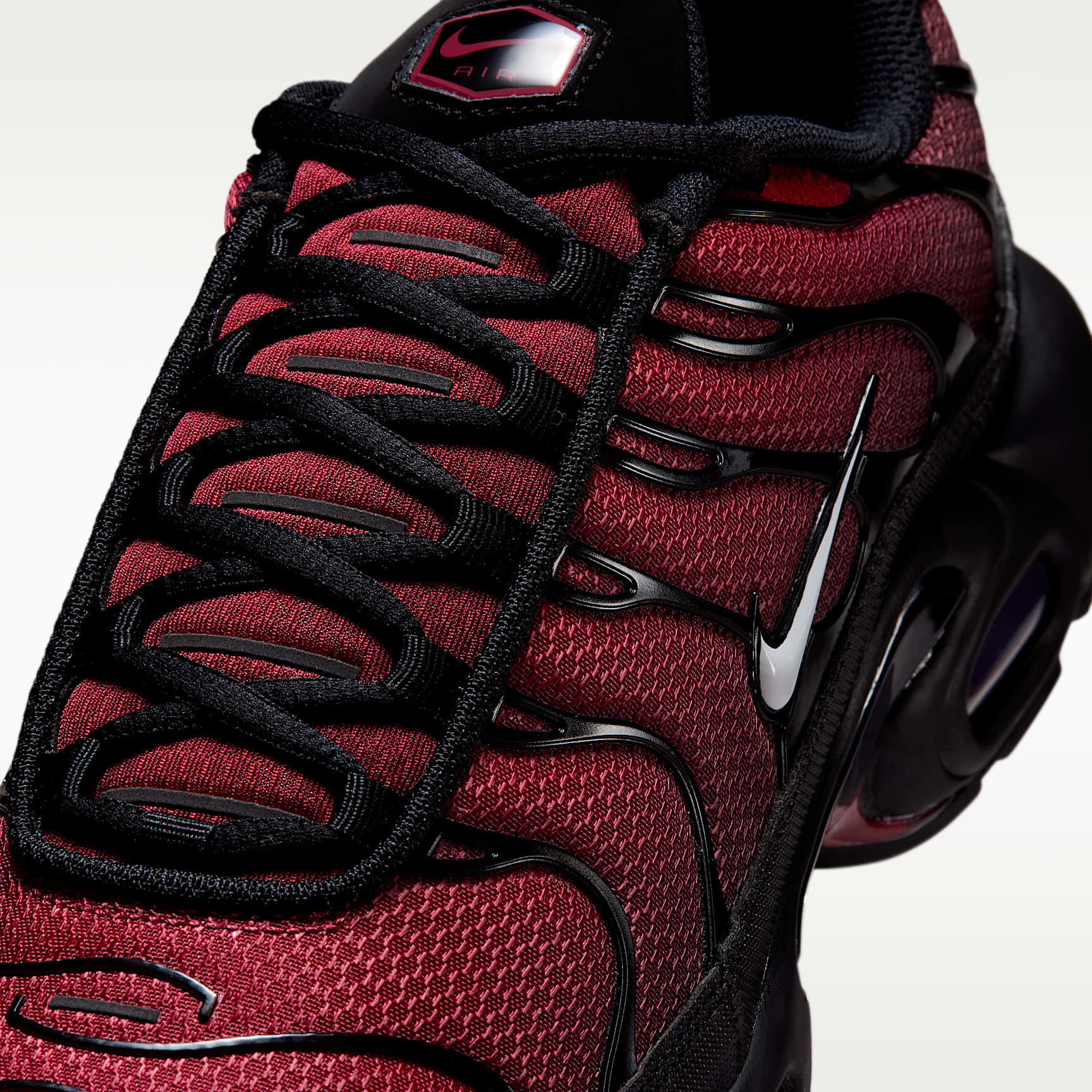 Nike Air Max Plus Schuh (Herren) – Tough Red/Schwarz/Mystic Dates/Grey Fog