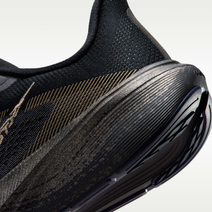 Nike Pegasus 42 "Keely Hodgkinson" Straßenlaufschuhe für Damen – Schwarz/Pitch Blue/Blackened Blue/Blur