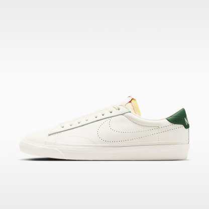 Nike Tennis Classic Schuh (Herren) – Sail/Fir/Team Orange/Sail