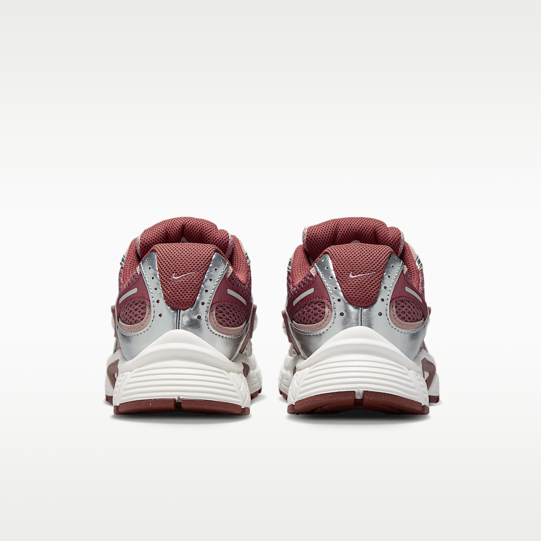 Nike V5 RNR Schuh mit reflektierenden Akzenten (Damen) – Smokey Mauve/Red Sepia/Malt/Metallic Silver