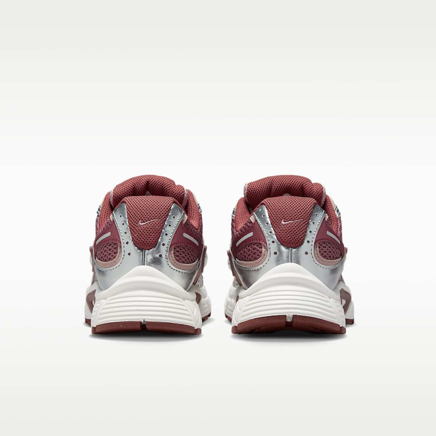 Nike V5 RNR Schuh mit reflektierenden Akzenten (Damen) – Smokey Mauve/Red Sepia/Malt/Metallic Silver