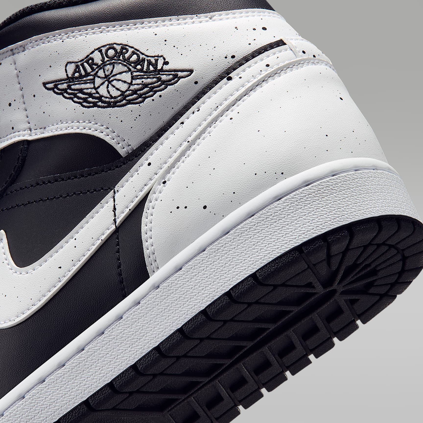Air Jordan 1 Mid SE Schuh (Herren) – Schwarz/Schwarz/Weiß