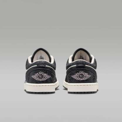 Air Jordan 1 Low SE Damenschuh – Anthracite/Sail/Coconut Milk/Iced Carmine