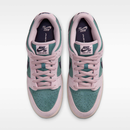 Nike SB Dunk Low Pro Skateboardschuh – Mineral Slate/Particle Rose/Silt Red/Dark Raisin