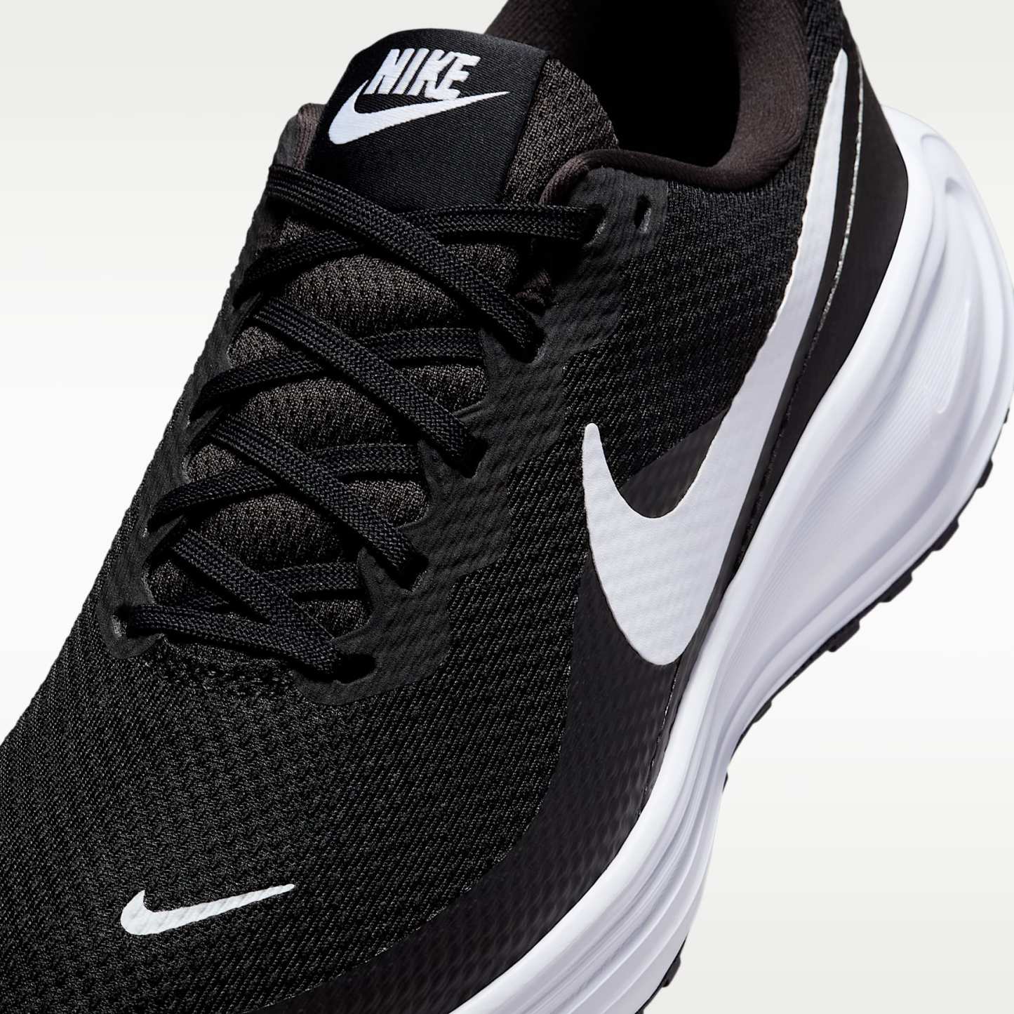 Nike Revolution 8 Straßenlaufschuh (Damen) – Schwarz/Iron Grey/Weiß