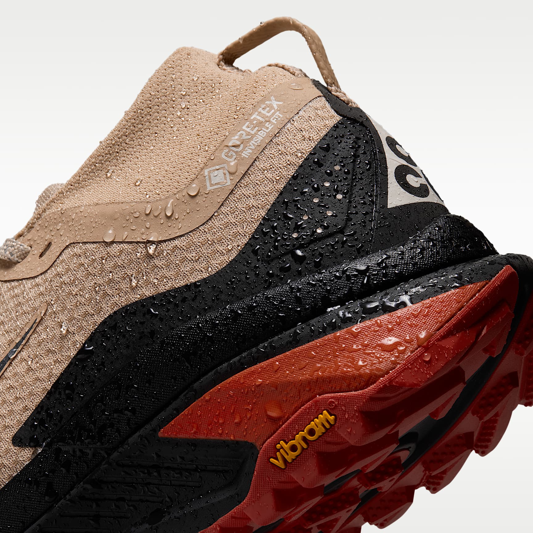 ACG Zegama Trail GORE-TEX wasserdichter Traillaufschuh (Herren) – Linen/Light Crimson/Light Orewood Brown/Schwarz