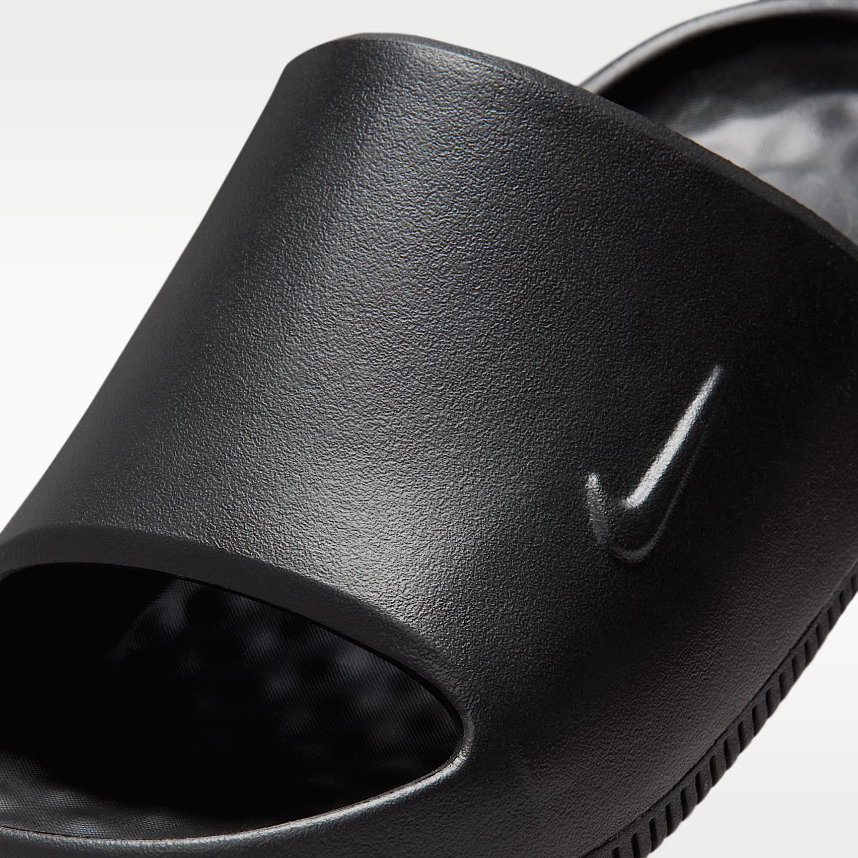 Nike Calm 2.0 Slides (Herren) – Schwarz/Schwarz/Schwarz