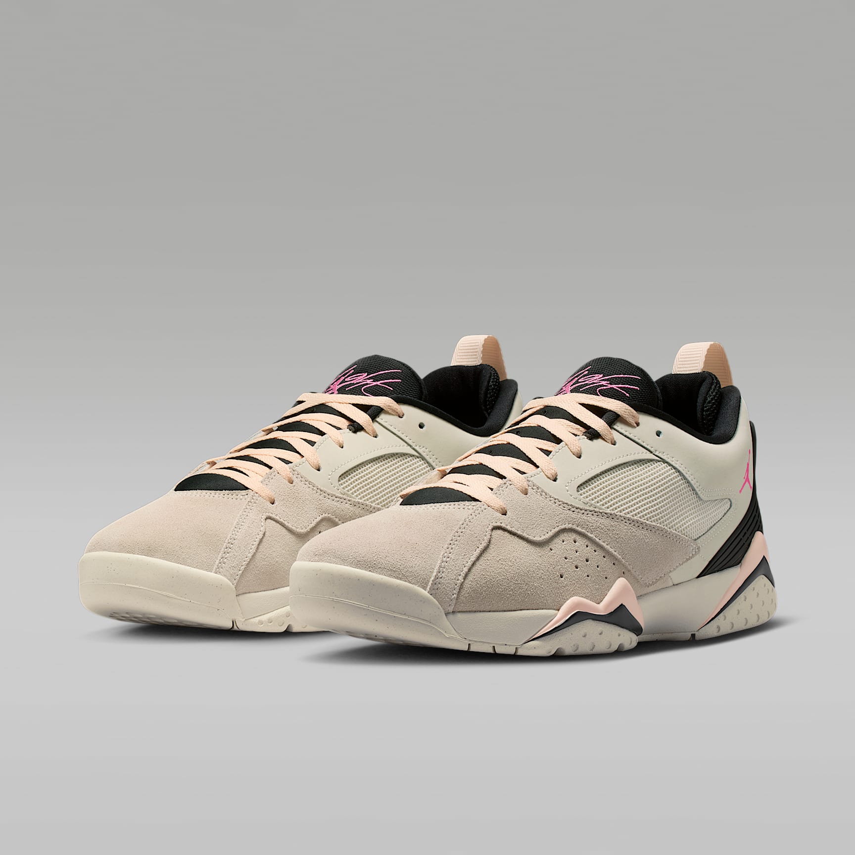 Air Jordan MVP 92 Schuh (Herren) – Pale Ivory/Schwarz/Crimson Tint/Pinksicle
