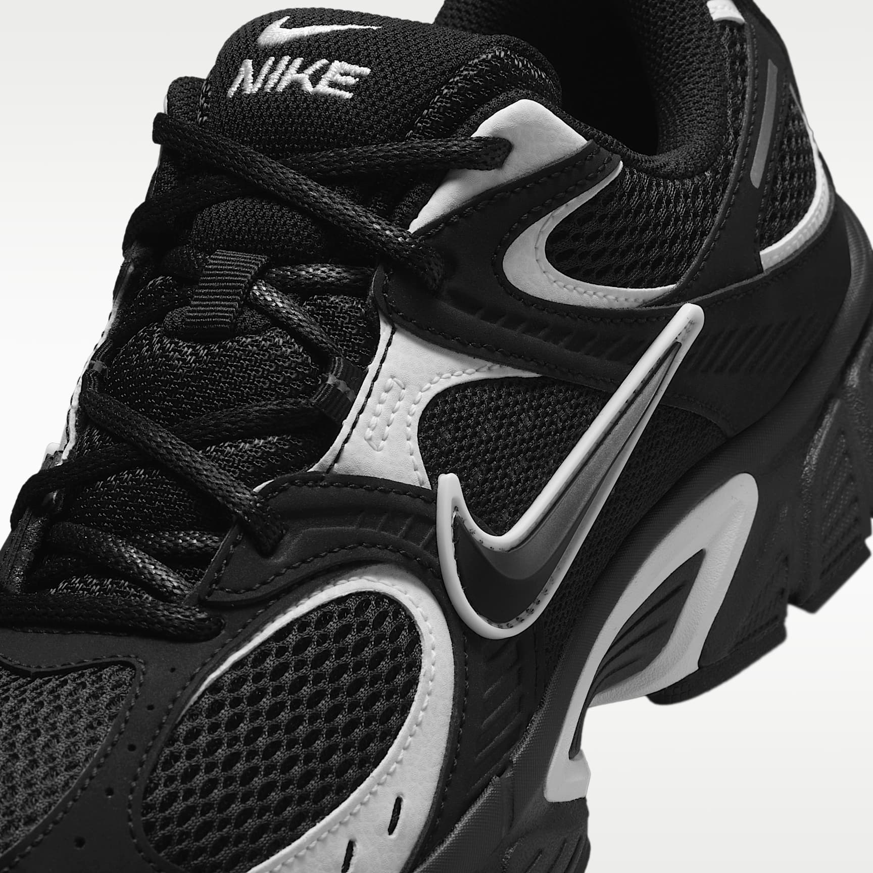 Nike V5 RNR Schuh (Herren) – Schwarz/Weiß/Schwarz