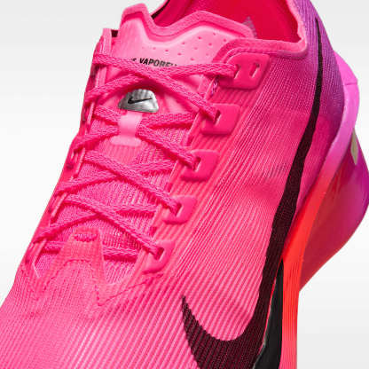 Nike Vaporfly 4 Straßenlaufschuh für Wettkämpfe (Damen) – Hyper Pink/Fuchsia Blast/Laser Crimson/Schwarz