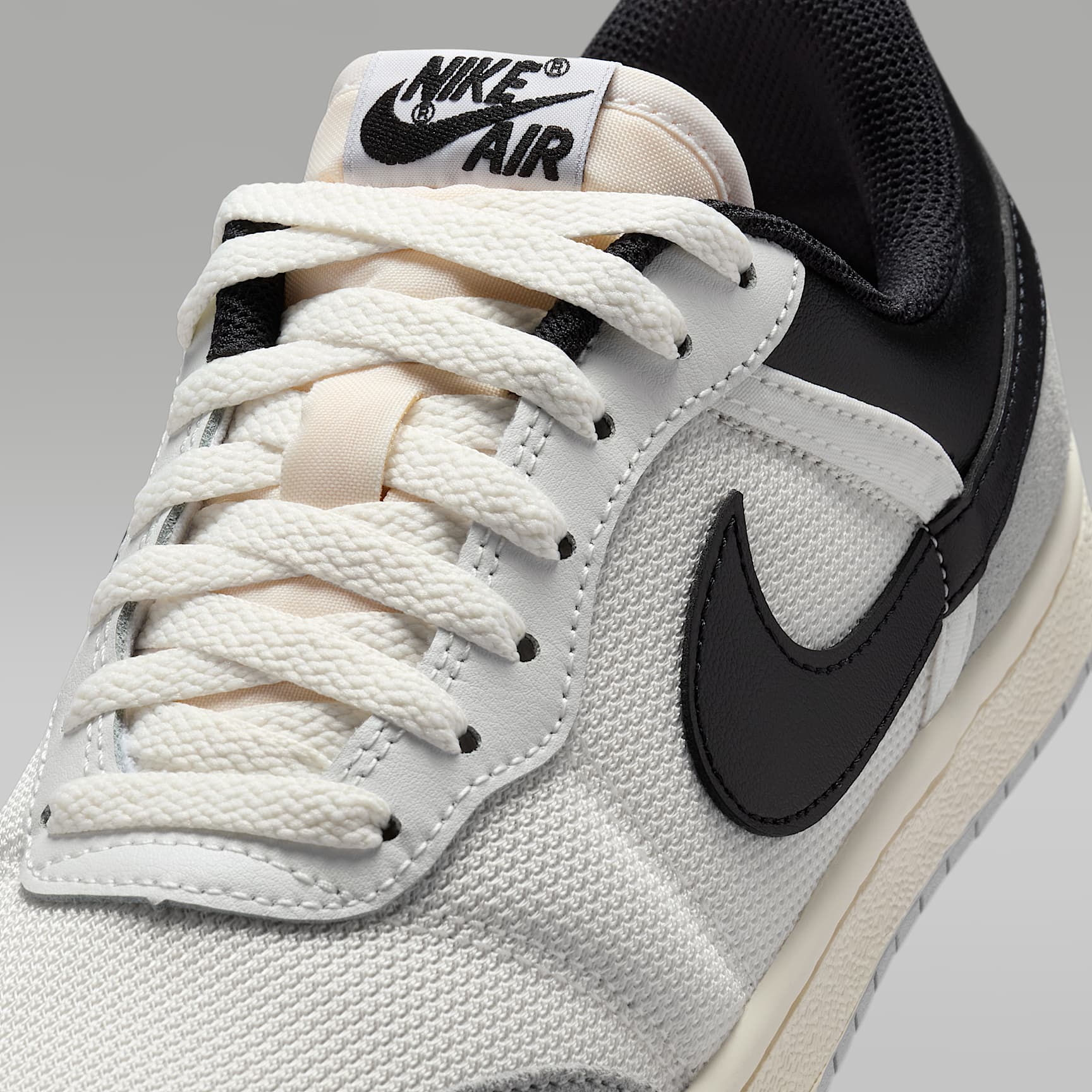 Air Jordan Skyline Low Damenschuh – Summit White/Light Smoke Grey/Sail/Schwarz