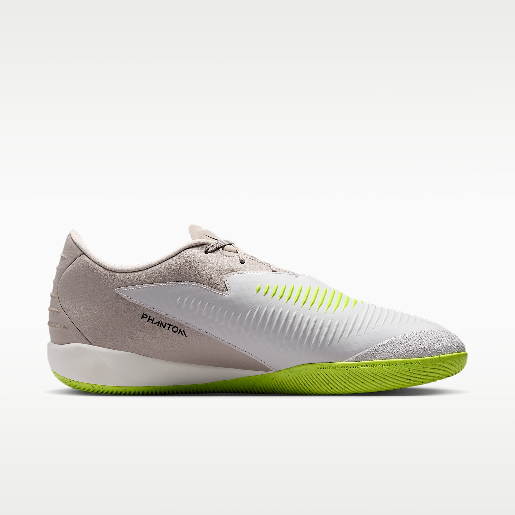 Nike Phantom 6 Low Academy Fußballschuh für Hallen- und Hartplätze – Moon Particle/Lemon Venom/Schwarz