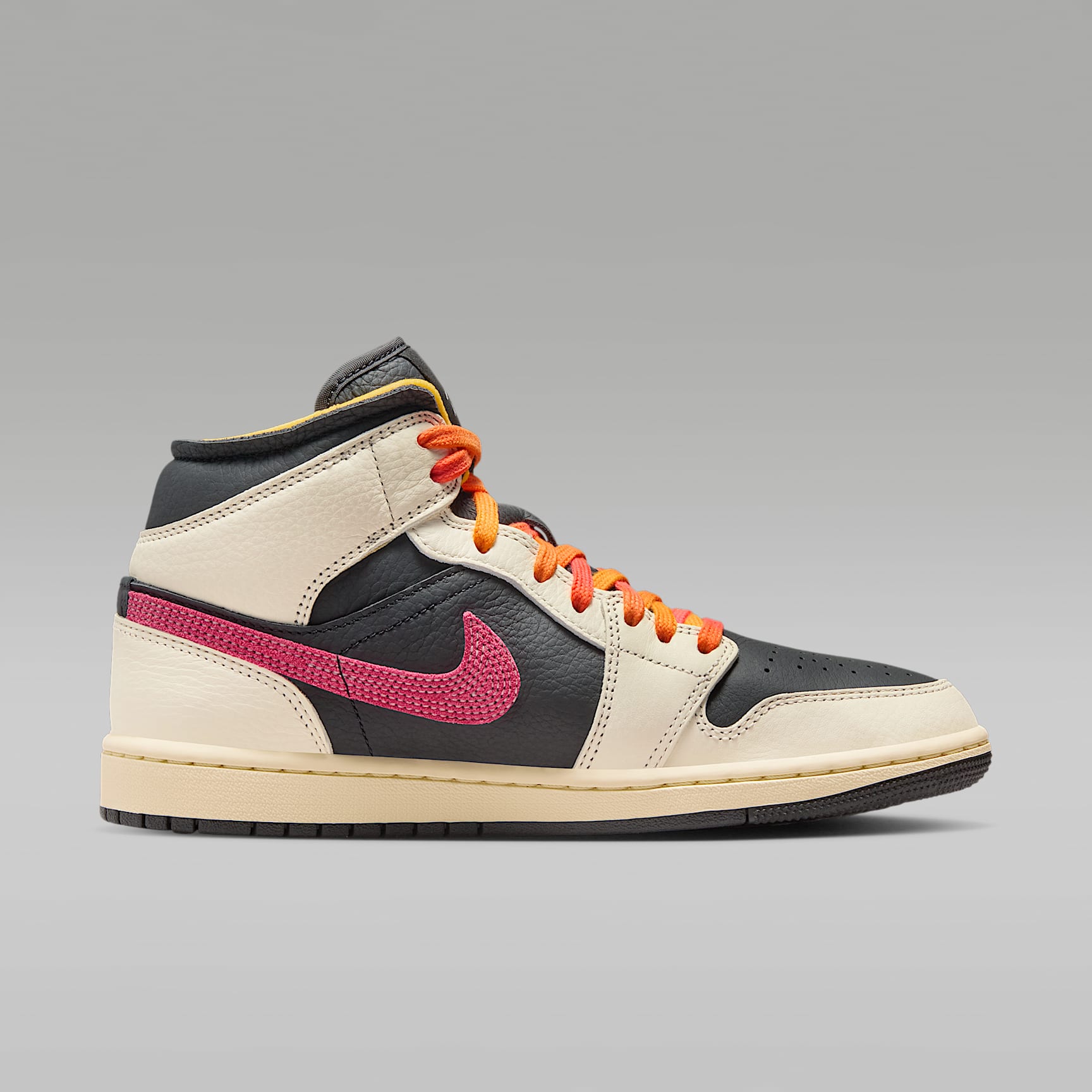 Air Jordan 1 Mid SE Edge Schuh (Damen) – Pale Ivory/Schwarz/Muslin/Racer Pink