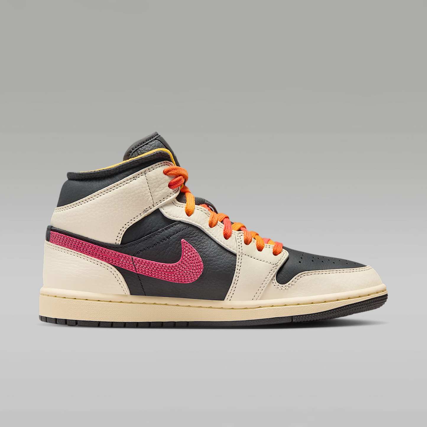 Air Jordan 1 Mid SE Edge Schuh (Damen) – Pale Ivory/Schwarz/Muslin/Racer Pink