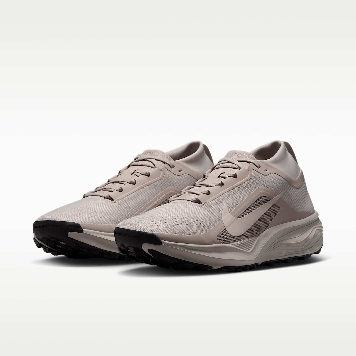 ACG Pegasus Trail GORE-TEX wasserdichter Traillaufschuh (Herren) – Cream II/Light Orewood Brown